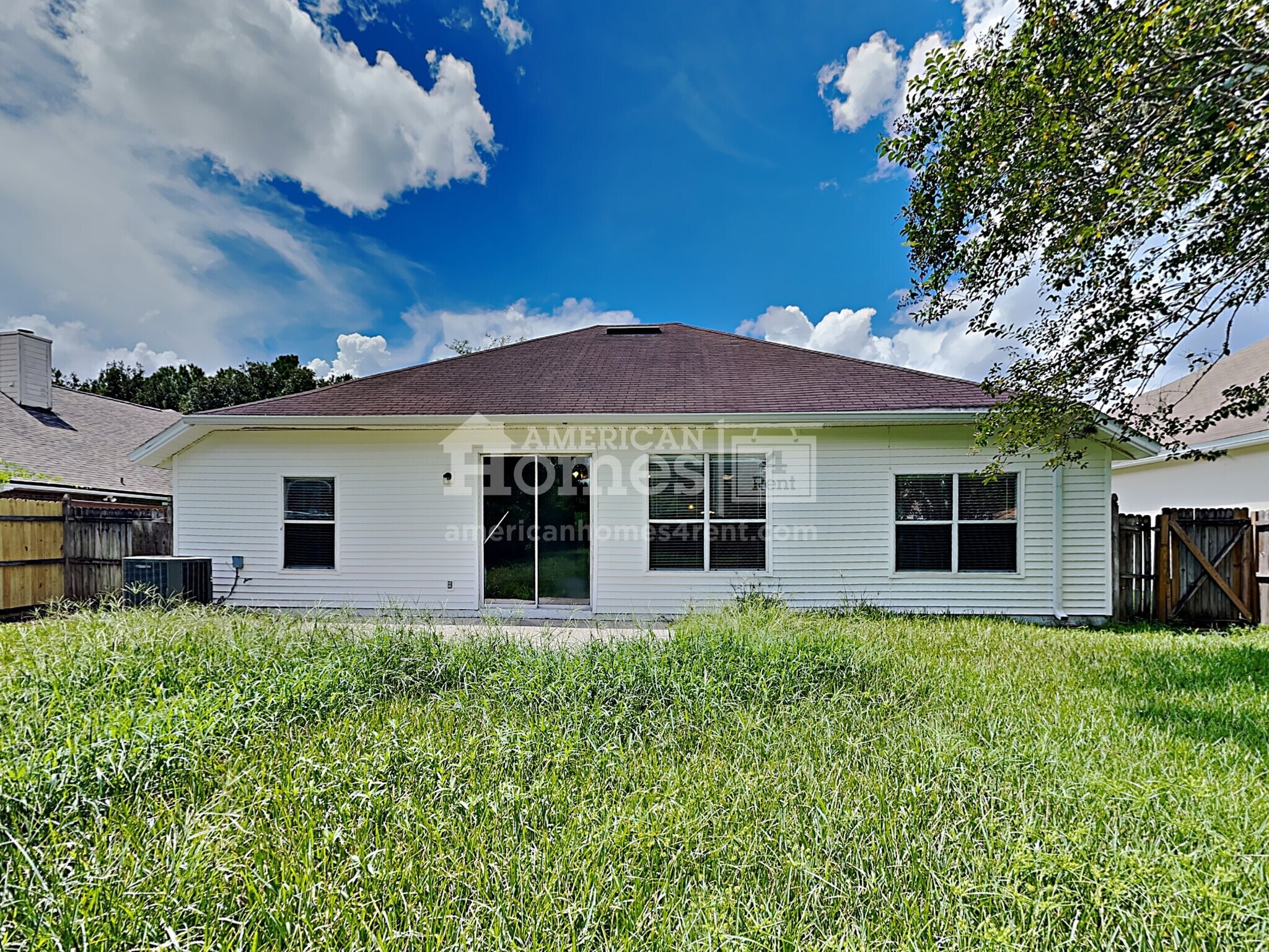 Building Photo - 224 N Lake Cunningham Ave