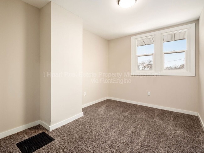 Building Photo - 1390 Sullivant Ave