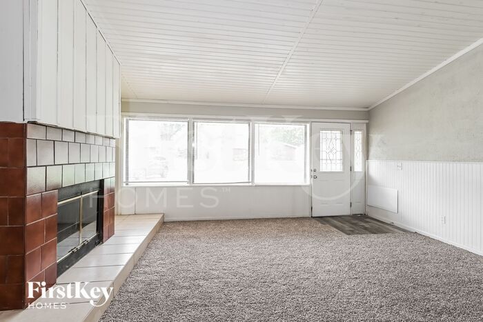 Building Photo - 3045 Kingsley Dr