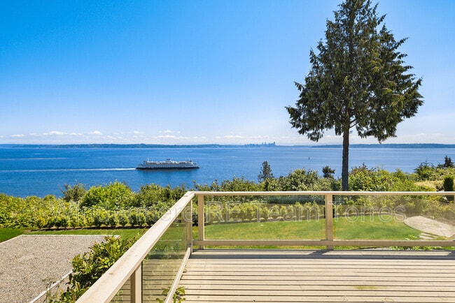 Building Photo - 10837 Bill Point Bluff NE