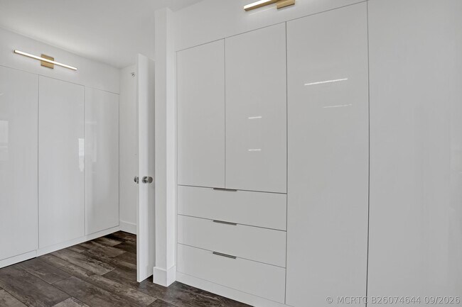 Building Photo - 3301 S Ocean Blvd