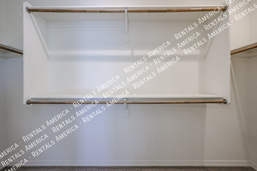 Building Photo - 2264 S Wallrade Ln