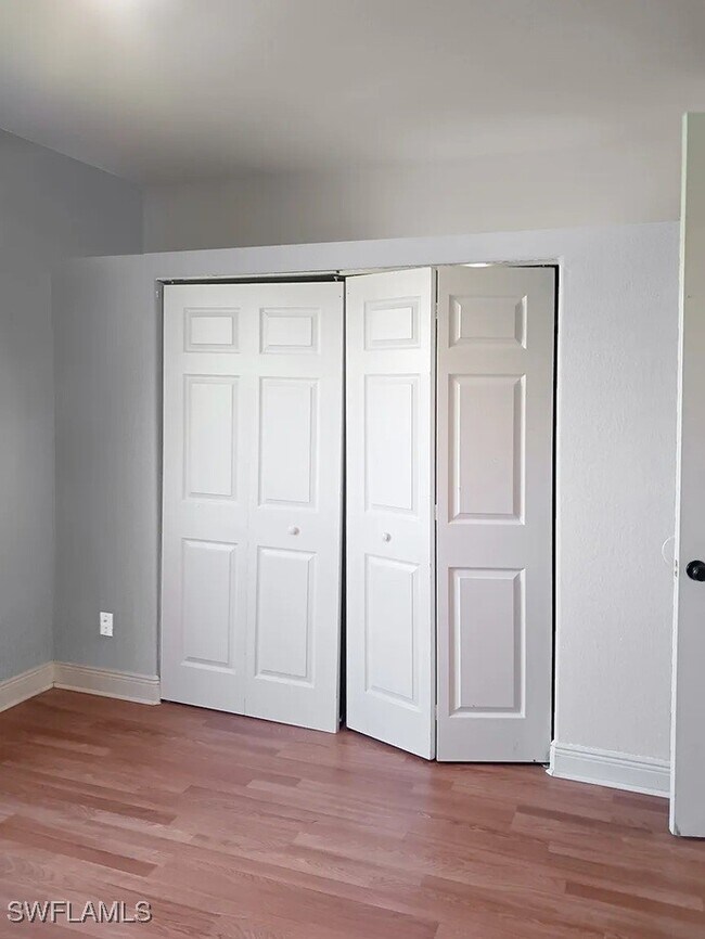 Building Photo - 120 18th Ave NE