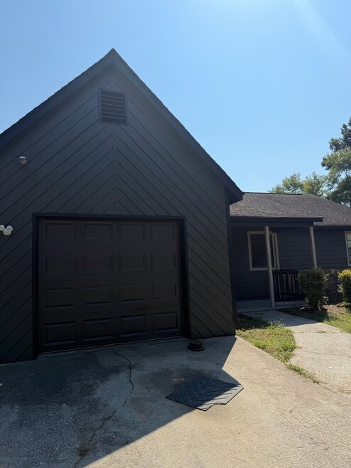 Building Photo - 414 Crest Ct