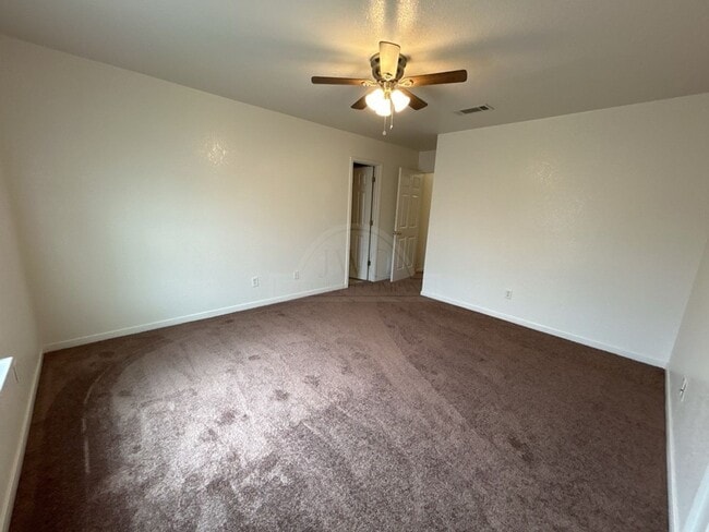 Building Photo - 308 Cedar Ridge Dr