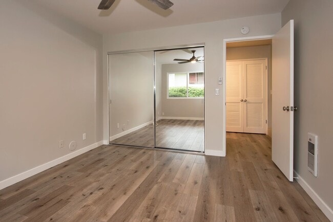 Building Photo - Completely Renovated 2 Bedroom / 1.5 Bath ...