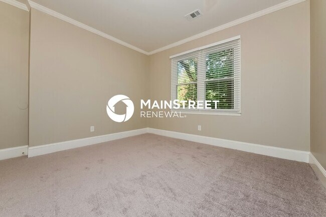 Building Photo - 4 Bedroom Pet-Friendly Home in Hampton, GA with Main Street Renewal