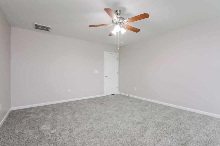 Building Photo - 934 Lakemont Dr