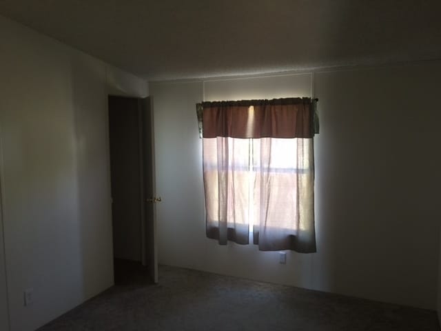 Building Photo - Cute Country Home