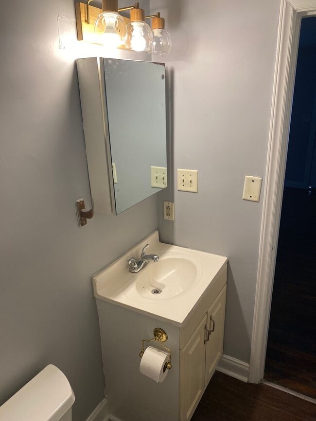 Building Photo - Cozy 2-Bedroom 1-Bath in Charlotte