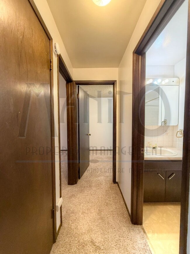 Building Photo - Indiana Ave/Ella Rd Duplex