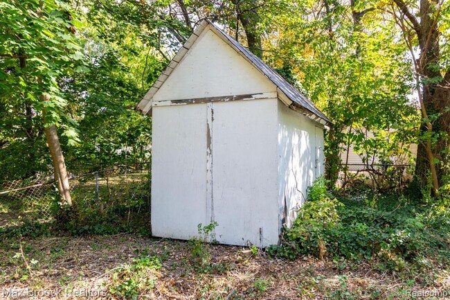 Building Photo - 4120 Lotus Dr