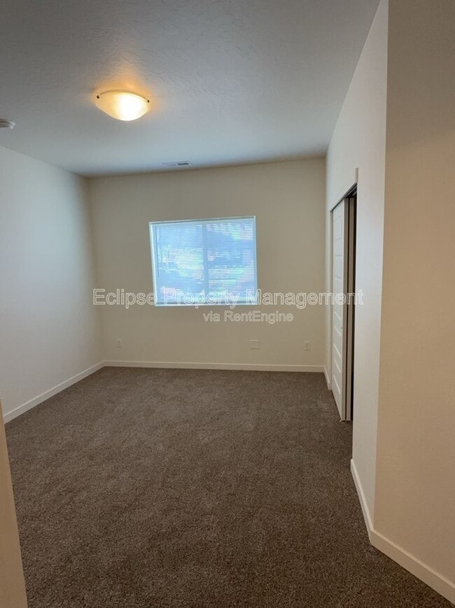 Building Photo - 2638-B 1/2 B 1/2 Rd