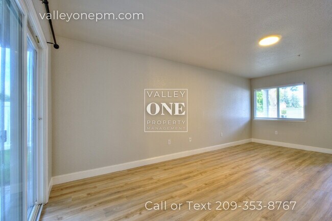Building Photo - Rare vacancy opportunity in Turlock's fine...