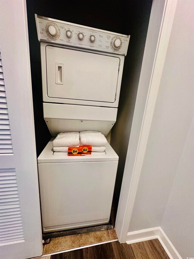 Building Photo - 505 Wickham Dr