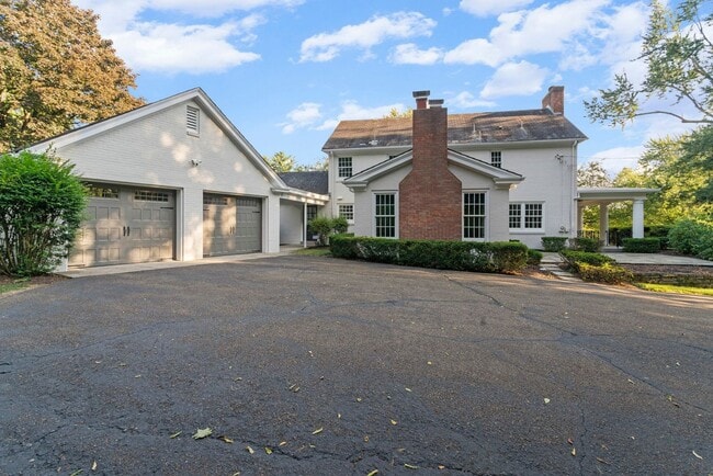 Building Photo - Elegant Fox Chapel 4-Bedroom, 3.5-Bath Home
