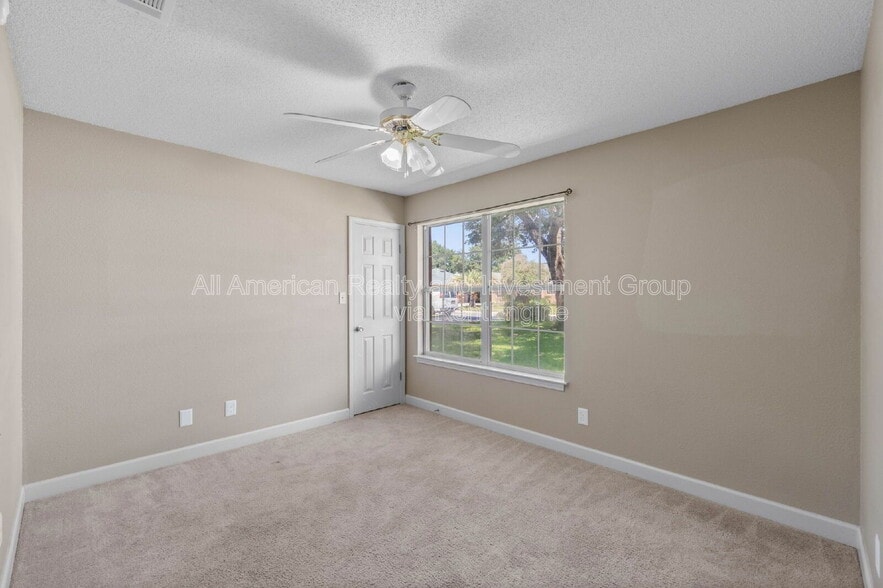 Building Photo - 7968 Lola Cir