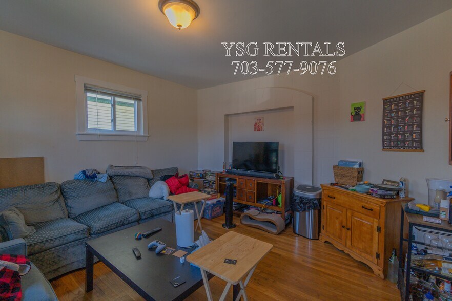 Building Photo - 364 Highland Ave