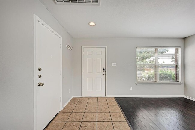 Building Photo - 1302 Casa Blanca Cove