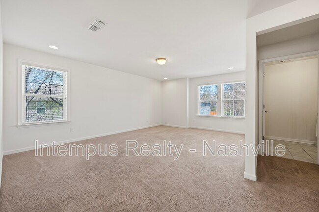 Building Photo - 2637 Miranda Dr