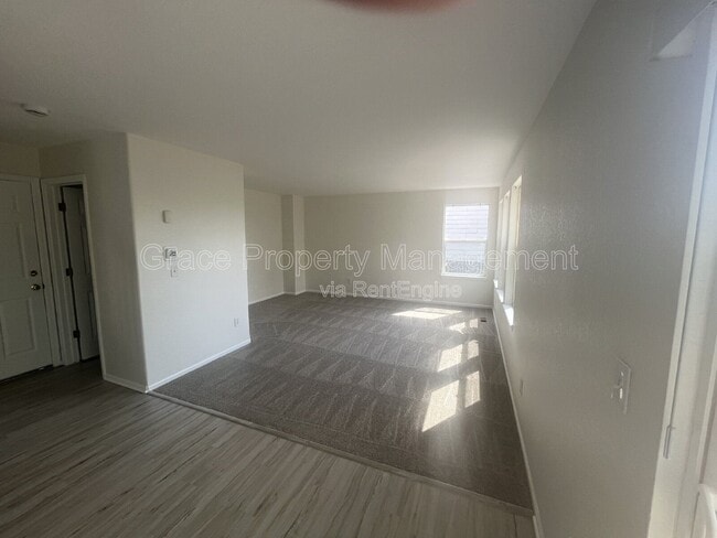 Building Photo - 3790 E 92nd Pl