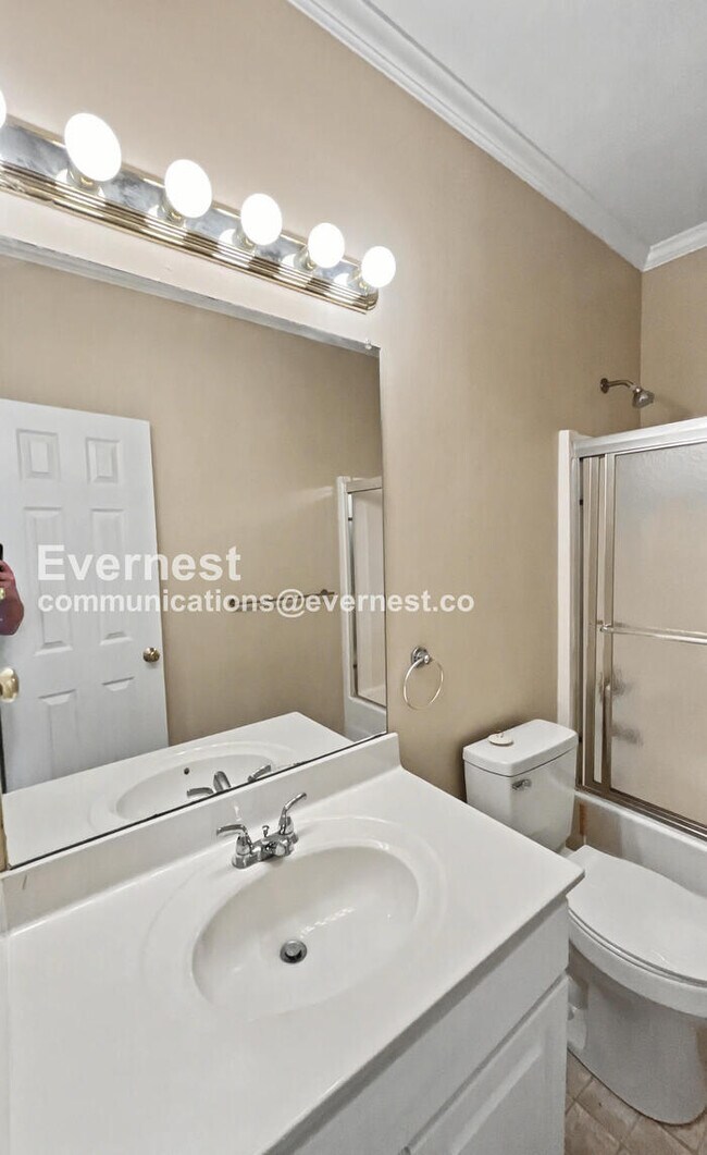 Building Photo - 505 Spears Ave