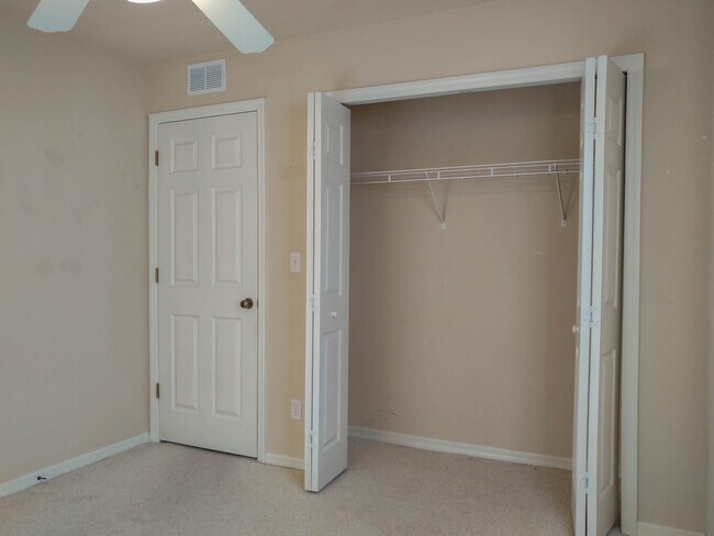 Building Photo - 3 Bed 2 Bath in Walnut Creek, Great NW Gainesville Location
