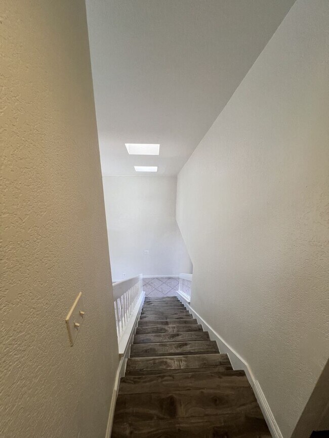 Building Photo - 1772 Corta Cresta