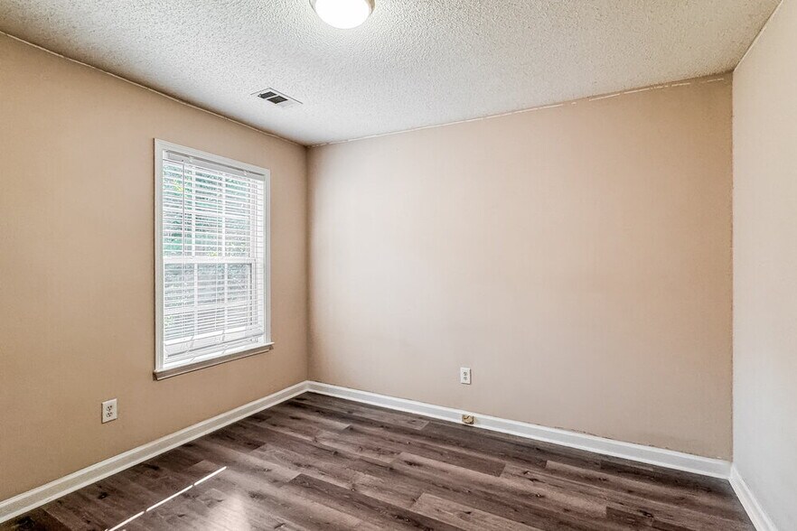 Building Photo - 4108 Glenaire Way NW