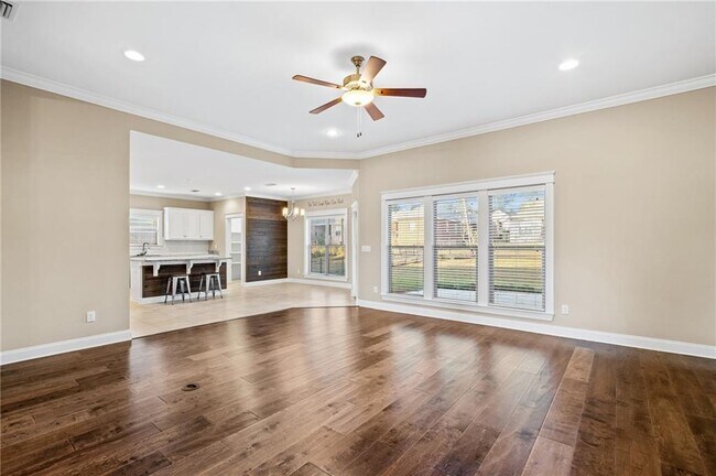 Building Photo - 7817 Hemlock St