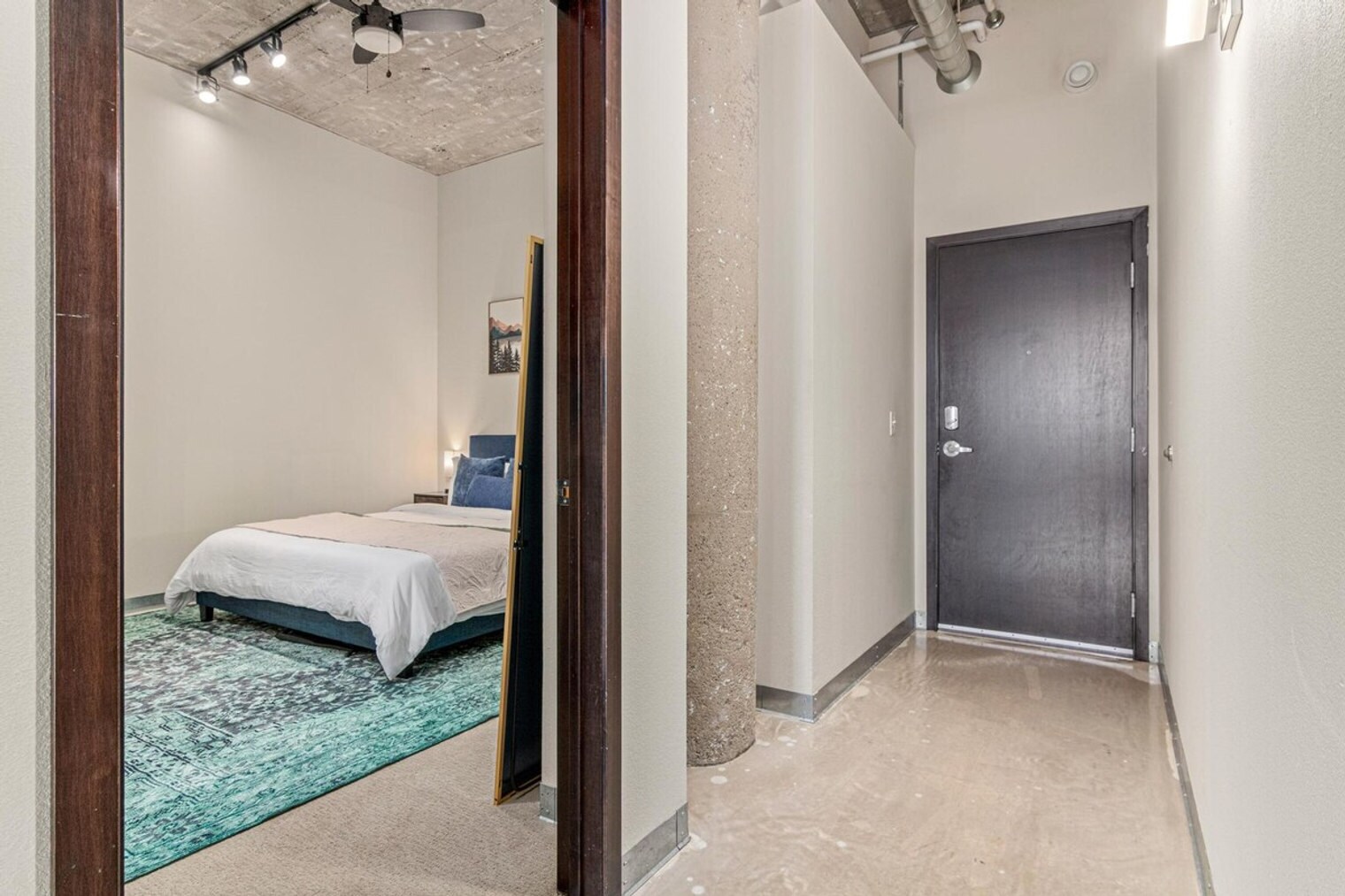 Building Photo - 718 N Washington Ave