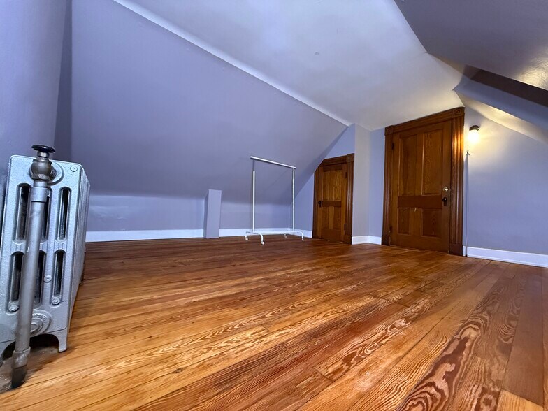 Building Photo - 133 Parker St