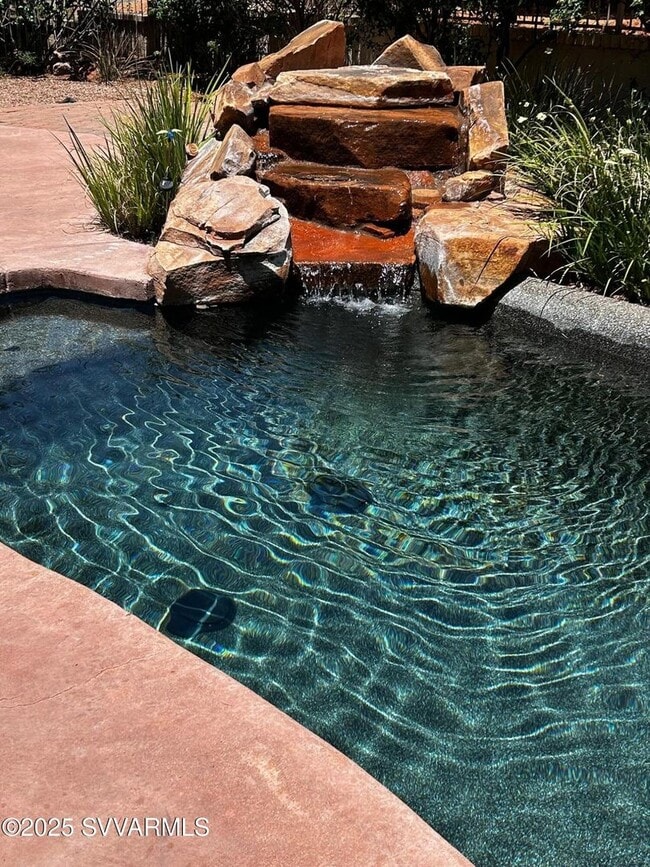 Building Photo - Gorgeous, modern, remodeled, unfurnished, long term rental with pool and spa