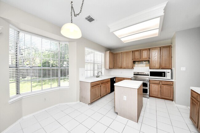 Building Photo - 16810 Valley Palms Dr