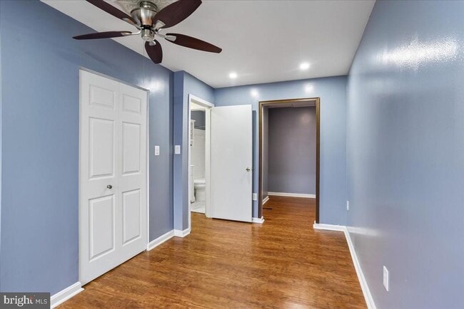 Building Photo - 2867 Shepperton Terrace