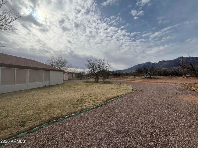 Building Photo - 5342 S San Pedro Ave