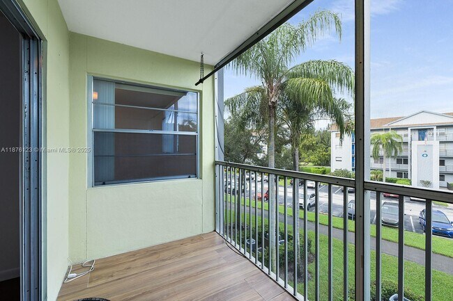 Building Photo - 650 SW 124th Terrace