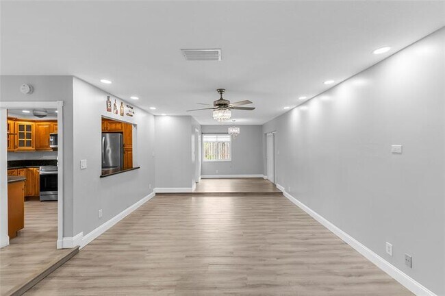 Building Photo - 4112 NW 78th Ln