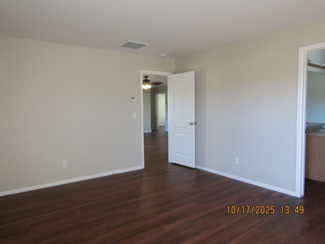 Building Photo - PRICE REDUCED! Charming Home!