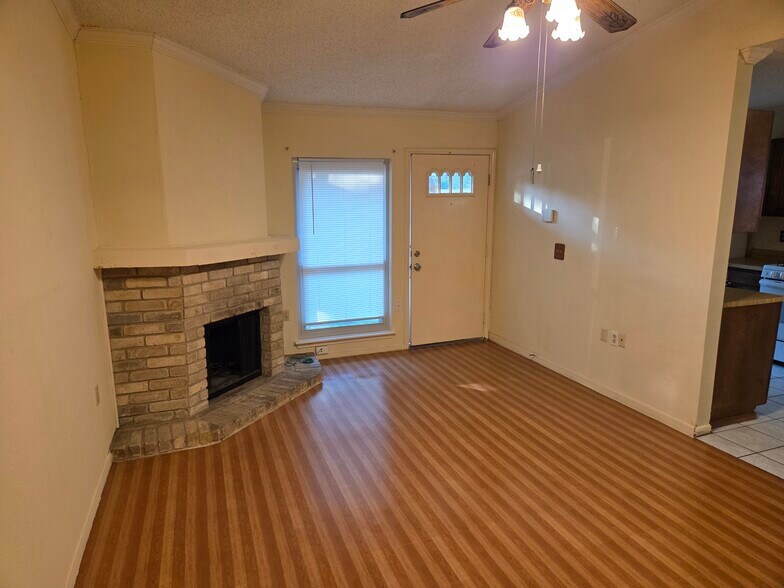 Living room - 9414 Misty Meadows