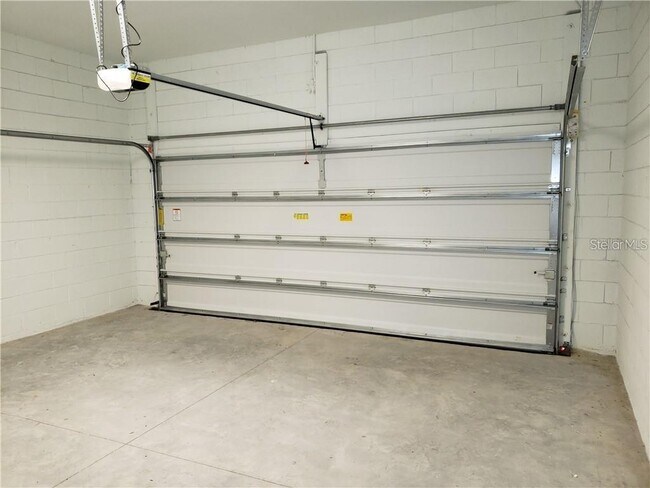 Building Photo - 15915 Marina Bay Dr