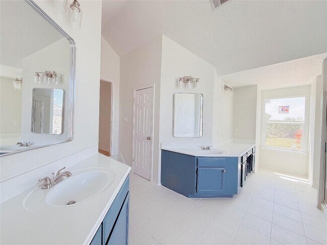 Building Photo - 16403 Spotted Eagle Dr