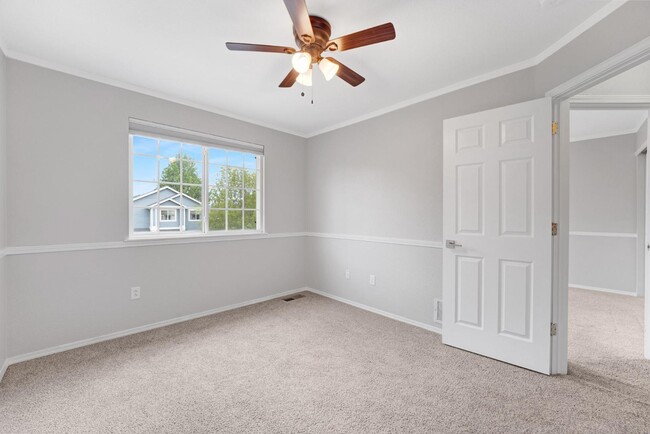 Building Photo - 6510 Stagecoach Ave