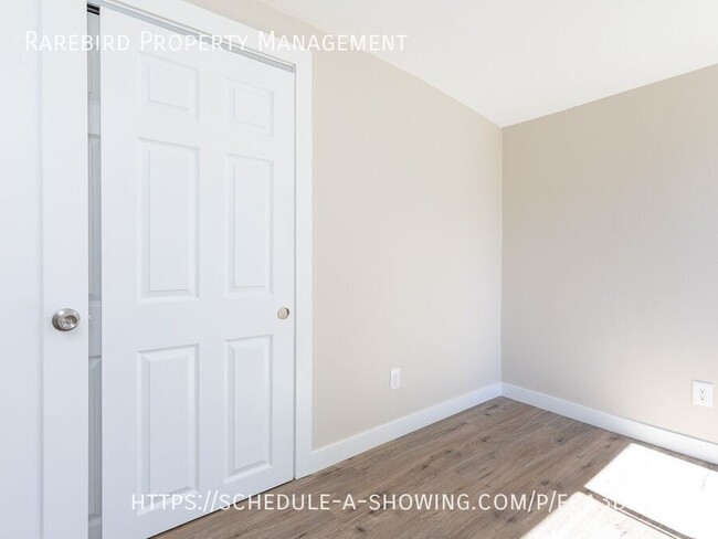 Building Photo - Adorable home for rent in SE Portland! Ope...