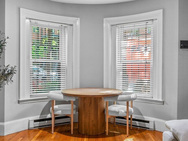 Building Photo - 19 Greenwich Pk