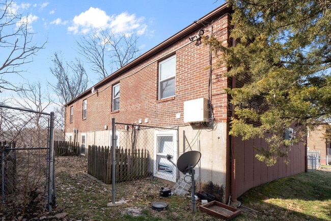 Building Photo - 334 Mt Everest Dr