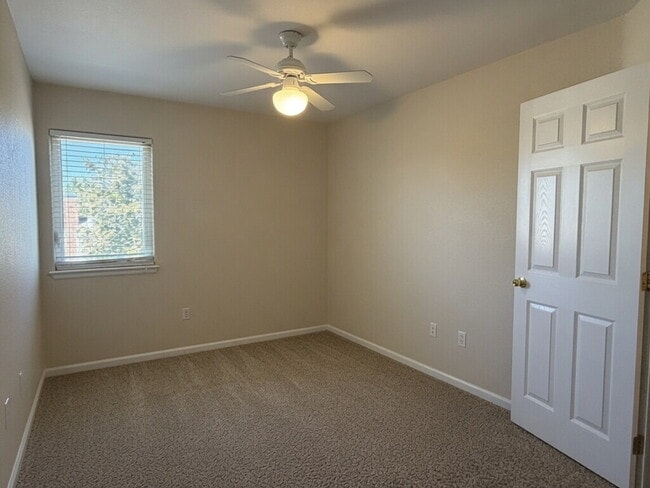 Building Photo - Lakeside 3 Bed/2.5 Bath Townhome in Gateway Community! Quiet, Scenic Living in The Heart Of Denver!