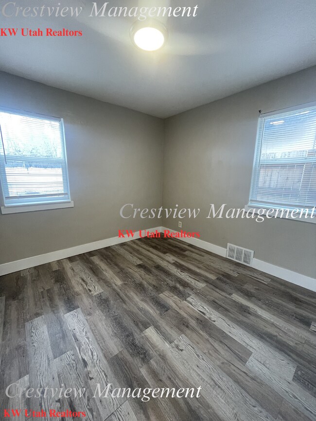 Building Photo - Claybourne Duplex