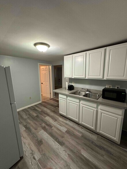 Building Photo - 2340 Electric St