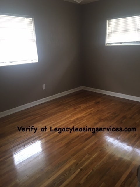 Building Photo - Remodeled 4/2 Home-Lawncare Included